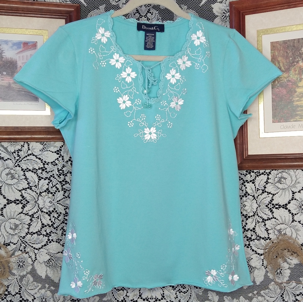 Susan Graver light blue blouse with white floral embroidery designs light weight
